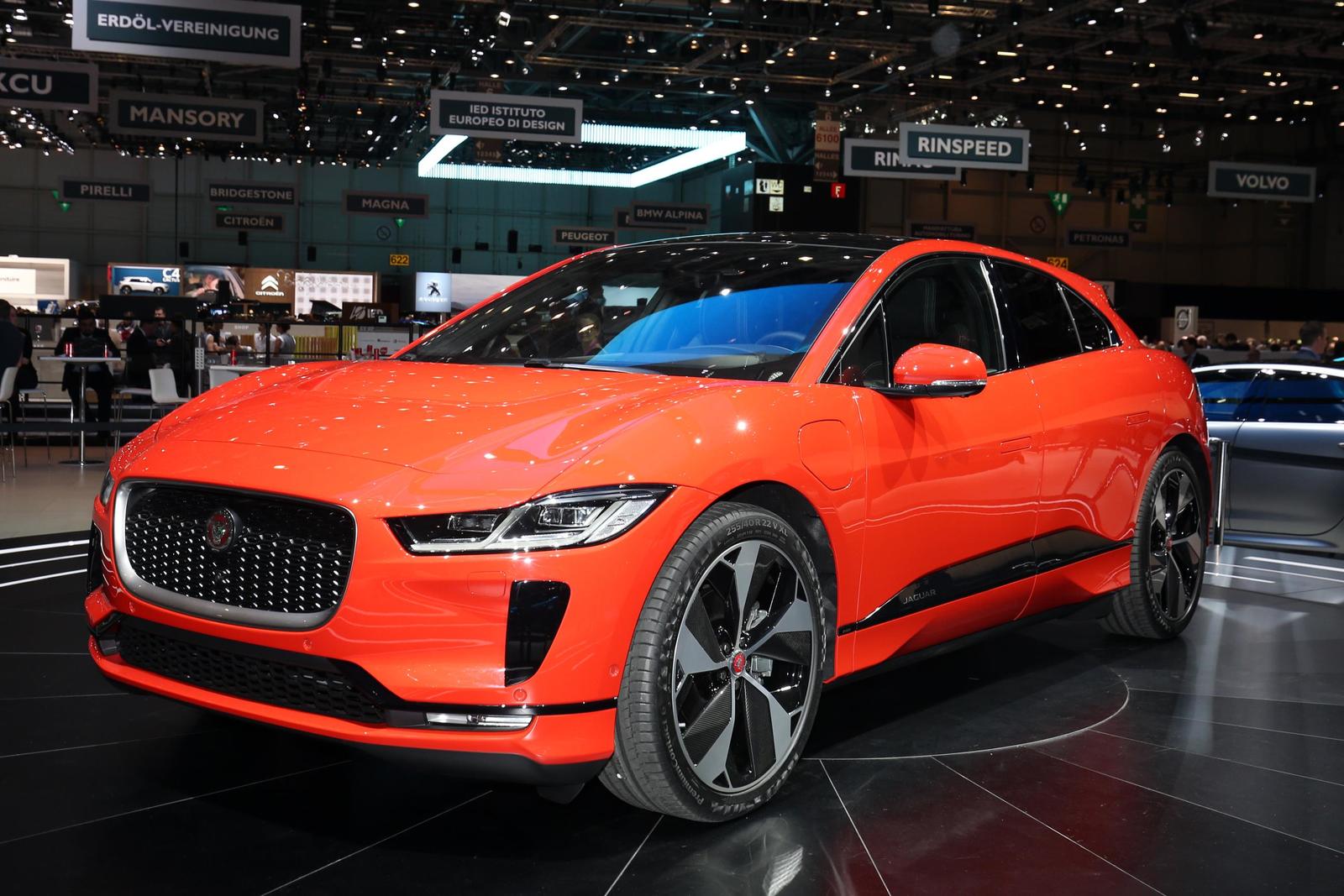 Jaguar I-PACE 7