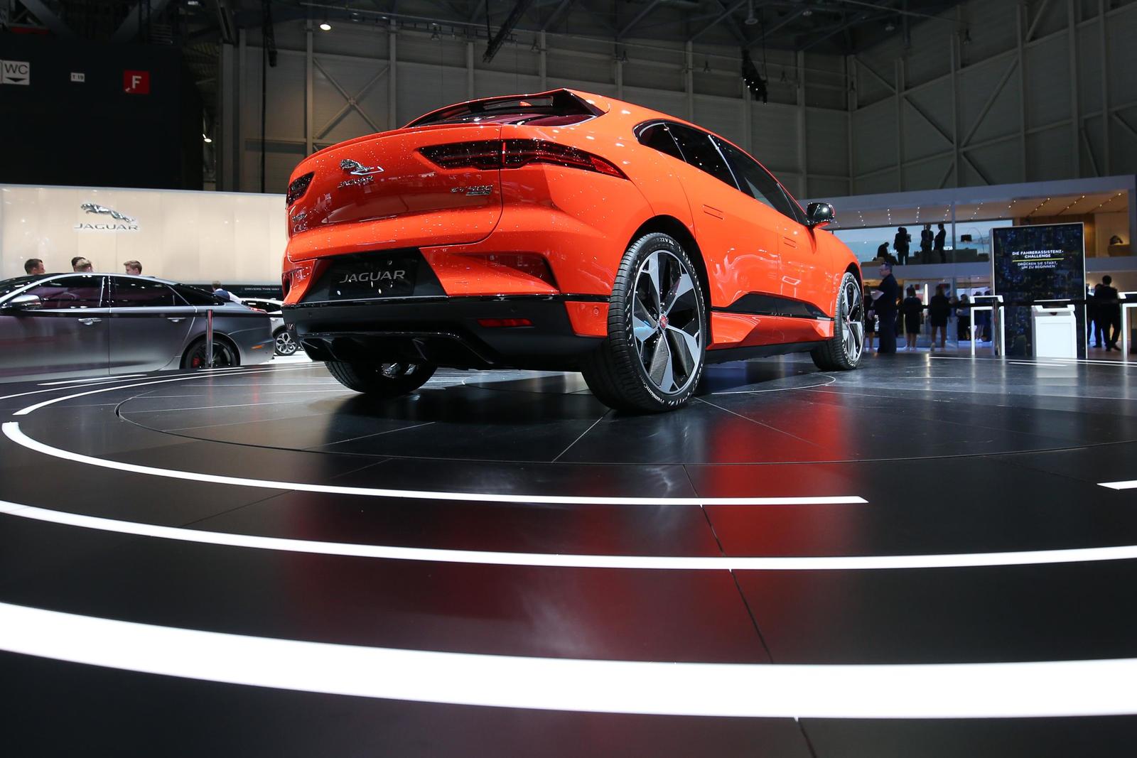 Jaguar I-PACE 8