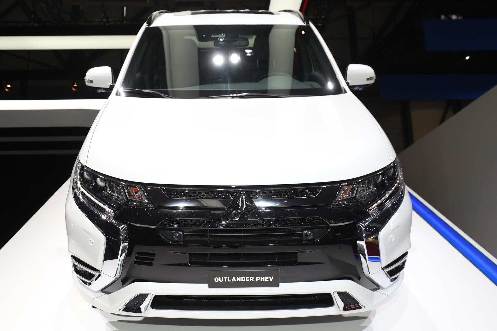MITSUBISHI outlander PHEV 5