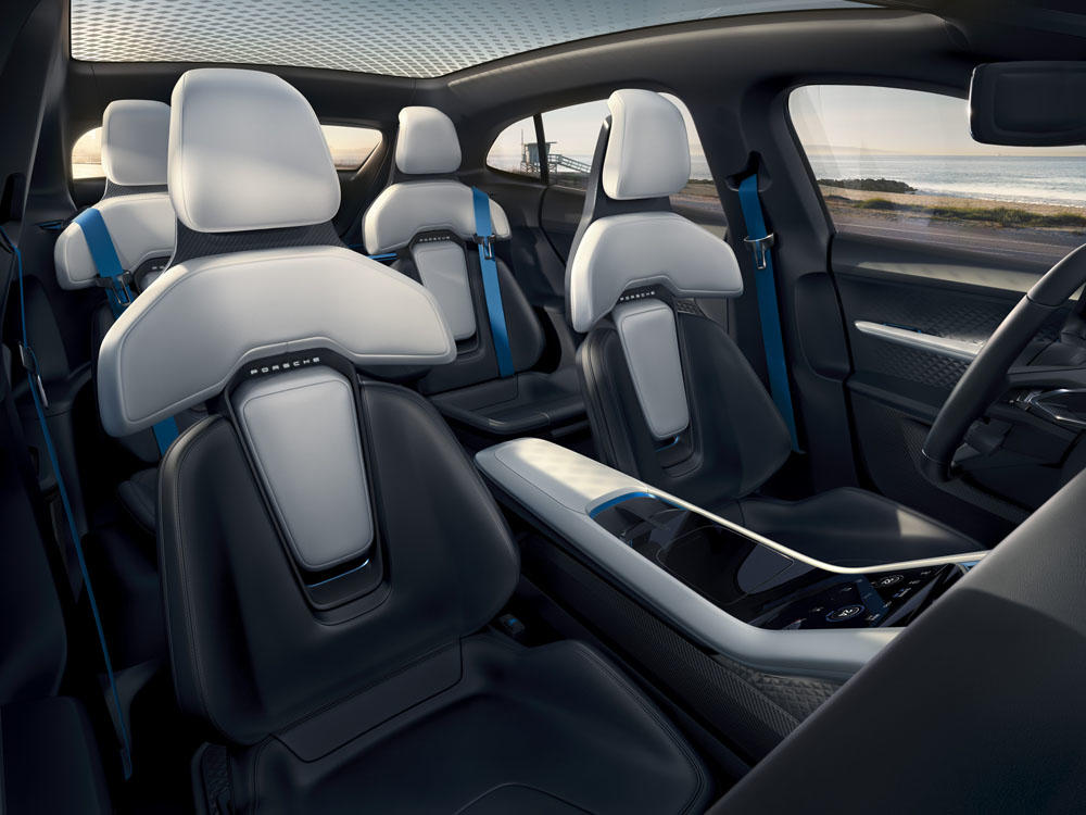 Mission E Cross Turismo