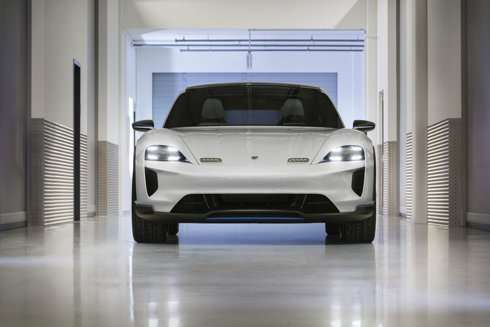 Mission E Cross Turismo