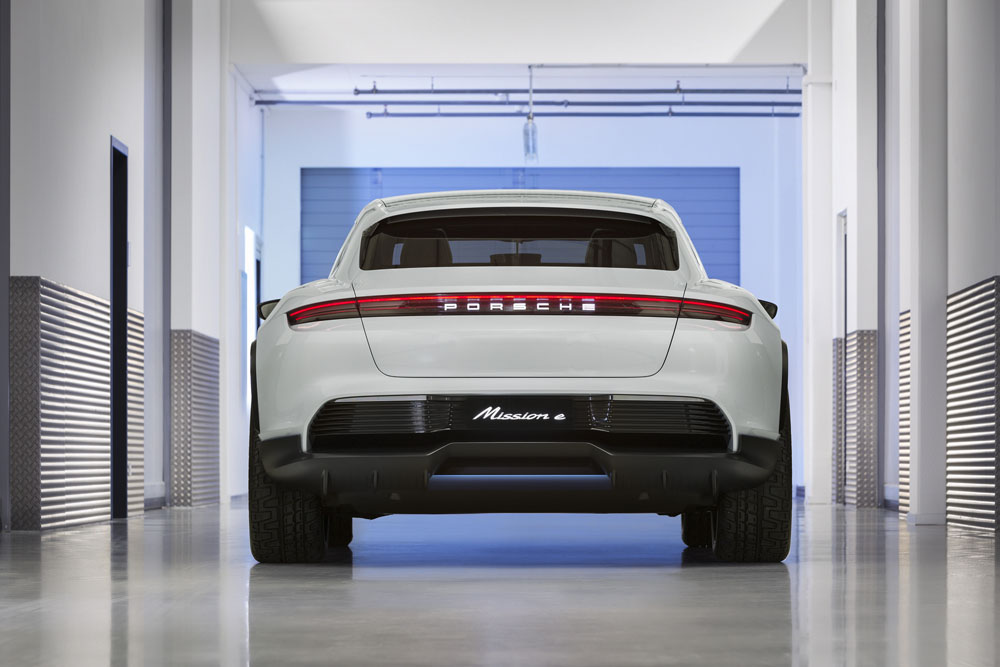 Mission E Cross Turismo