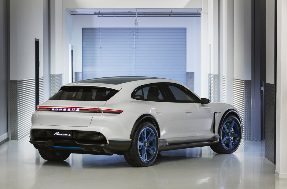 Mission E Cross Turismo