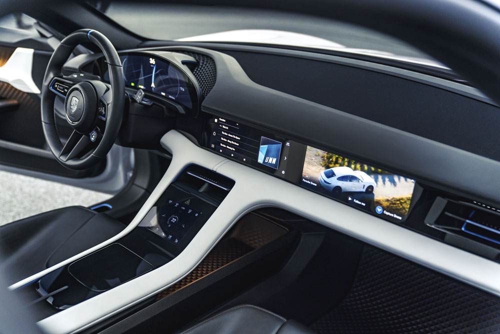 Mission E Cross Turismo
