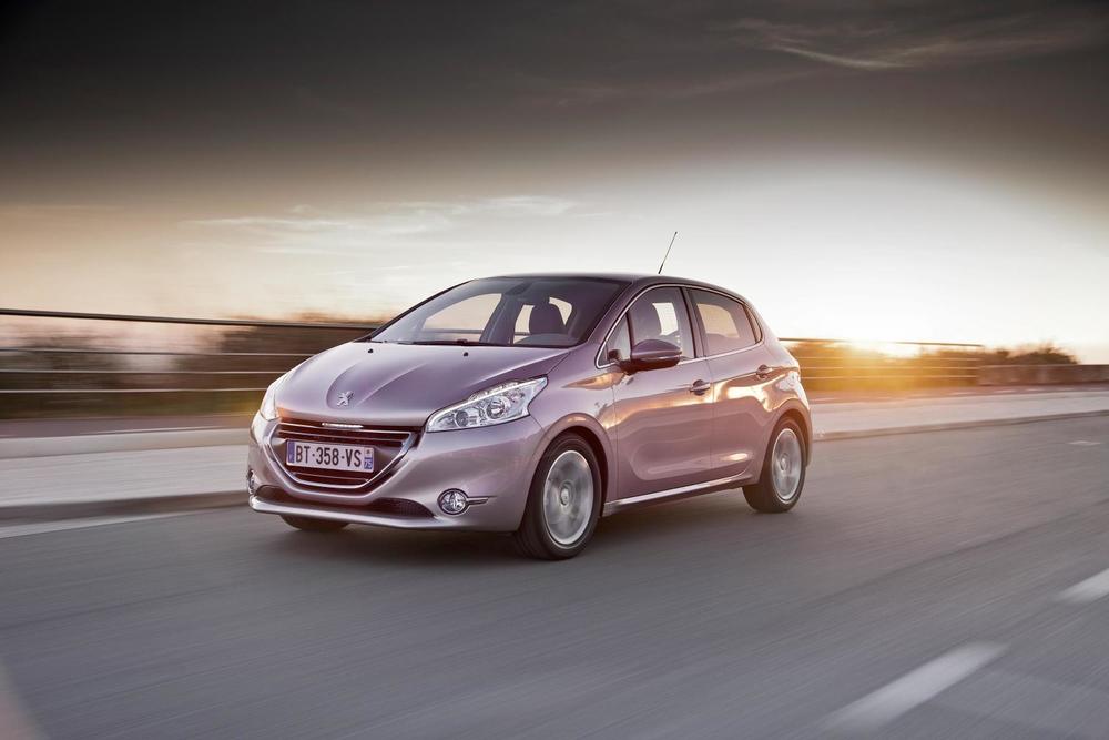 Peugeot-208-2