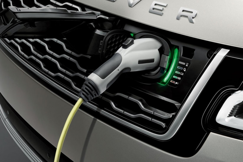 RR_18MY_PHEV_LWB_Detail_101017_02