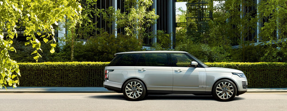 RR_18MY_PHEV_LWB_Onroad_101017_03