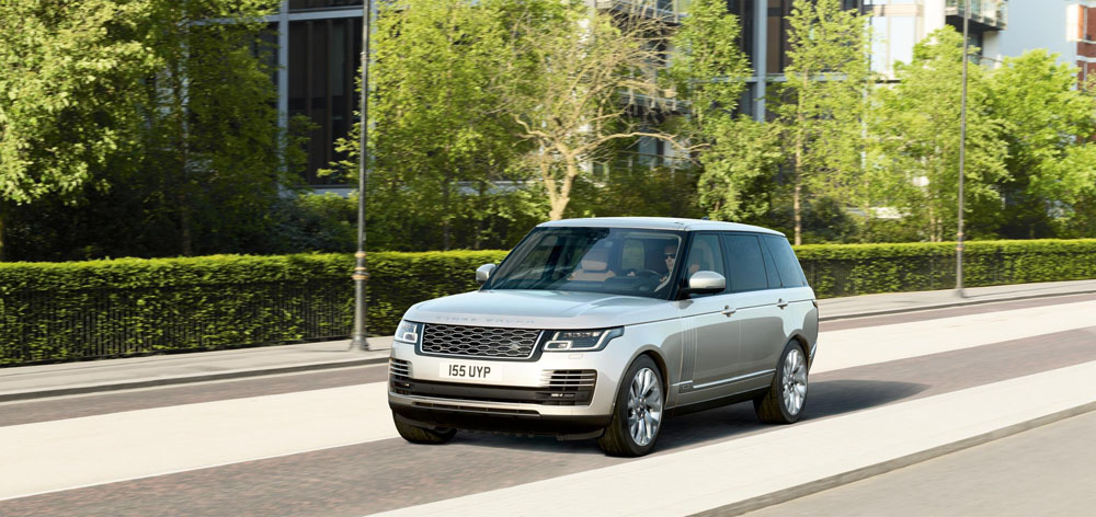 RR_18MY_PHEV_LWB_Onroad_101017_04