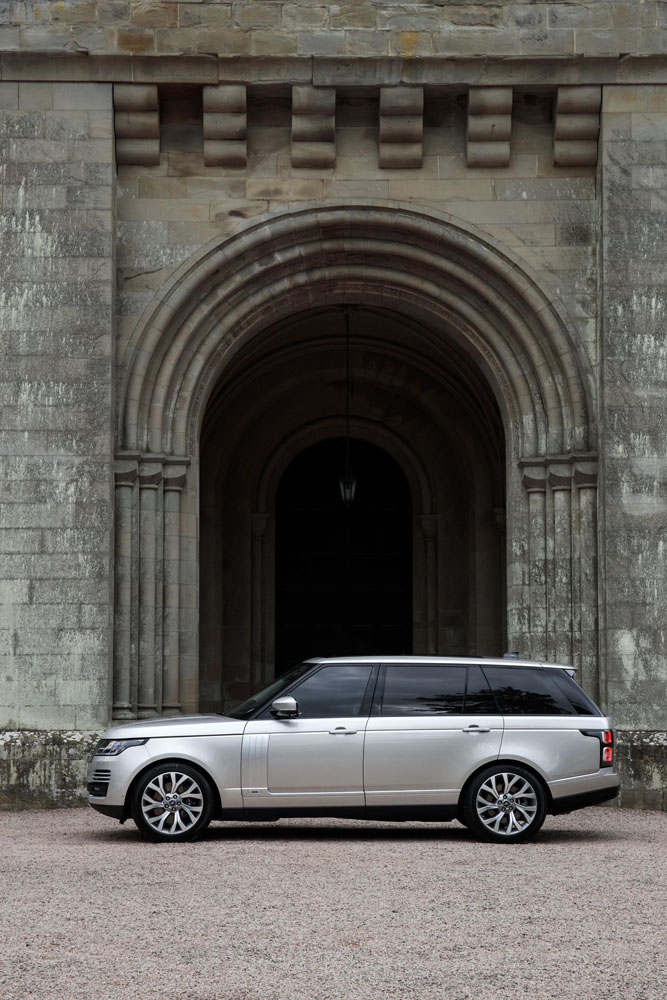 RR_18MY_PHEV_LWB_Static_101017_03