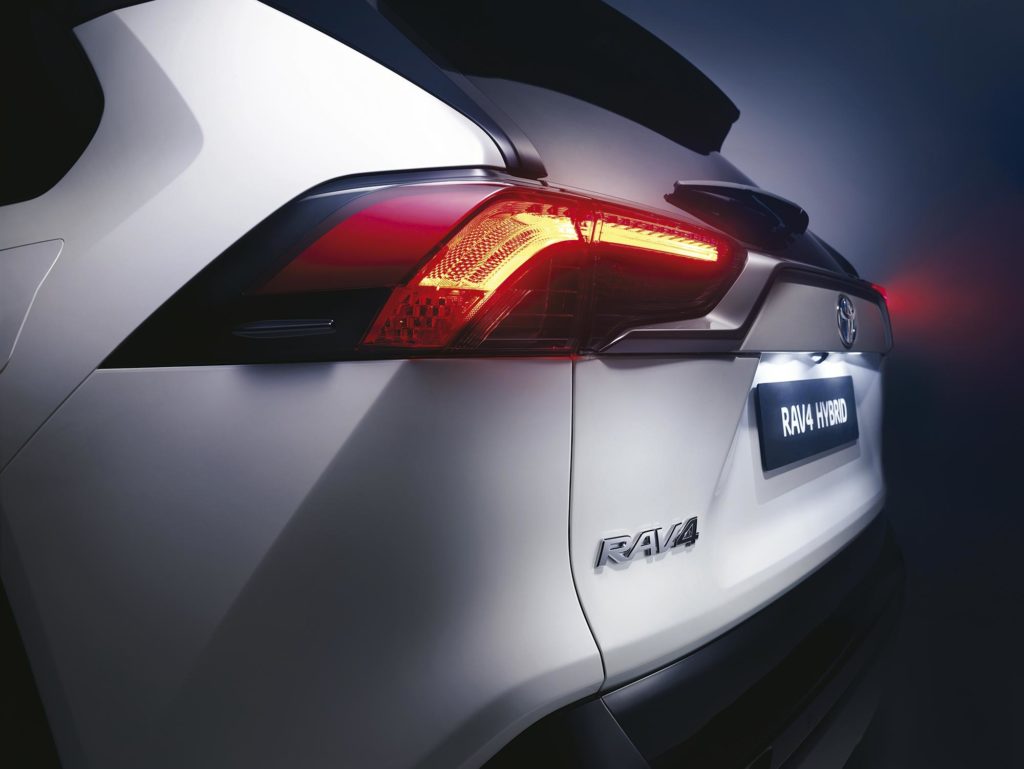 Toyota-RAV4_2019_4-1024×769