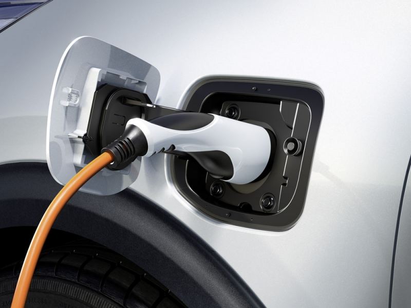 kia_niro_phev_my18_charging_port_11560_64262-960×600