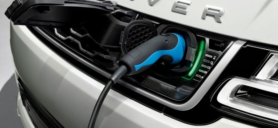 rrrrs18myphevcharging04101702-960×600