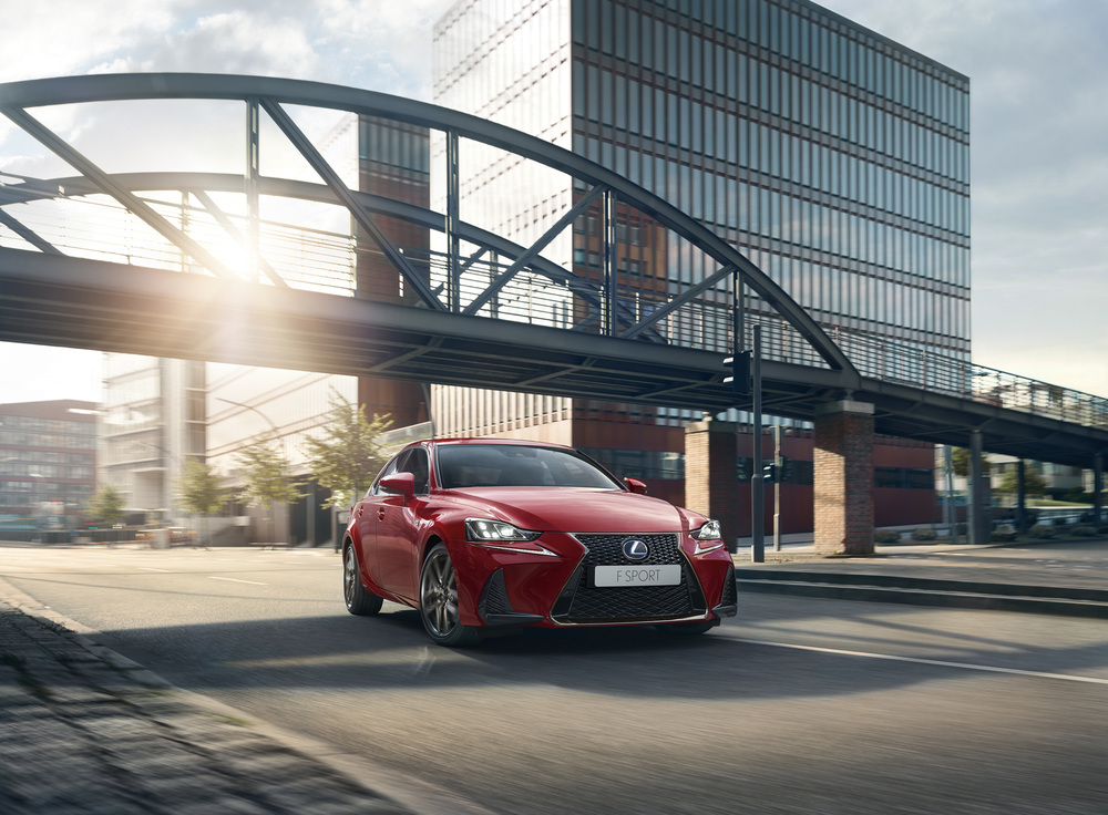 1 Lexus (99 problemas por cada 100 carros)