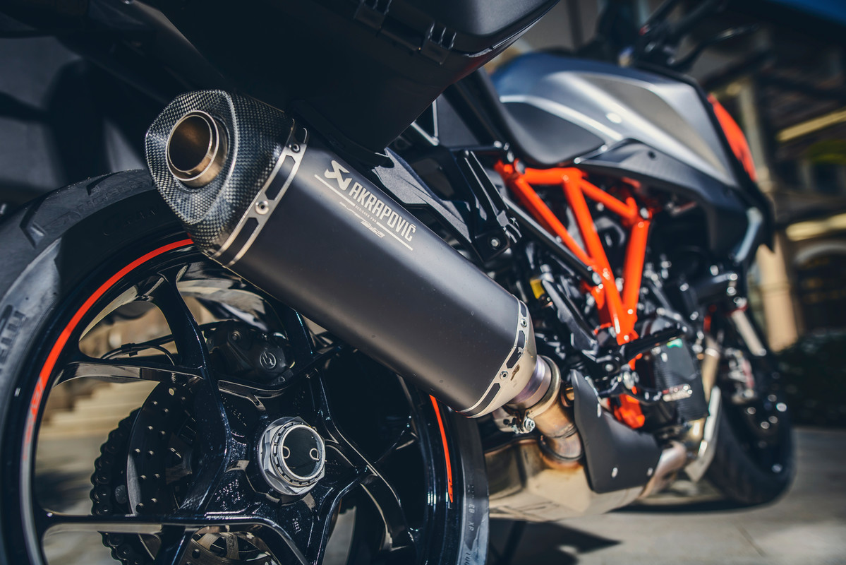139398_1290 Super Duke GT MY 2016