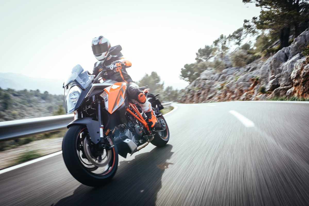 139457_1290 Super Duke GT MY 2016
