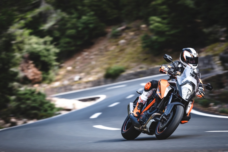 139458_1290 Super Duke GT MY 2016