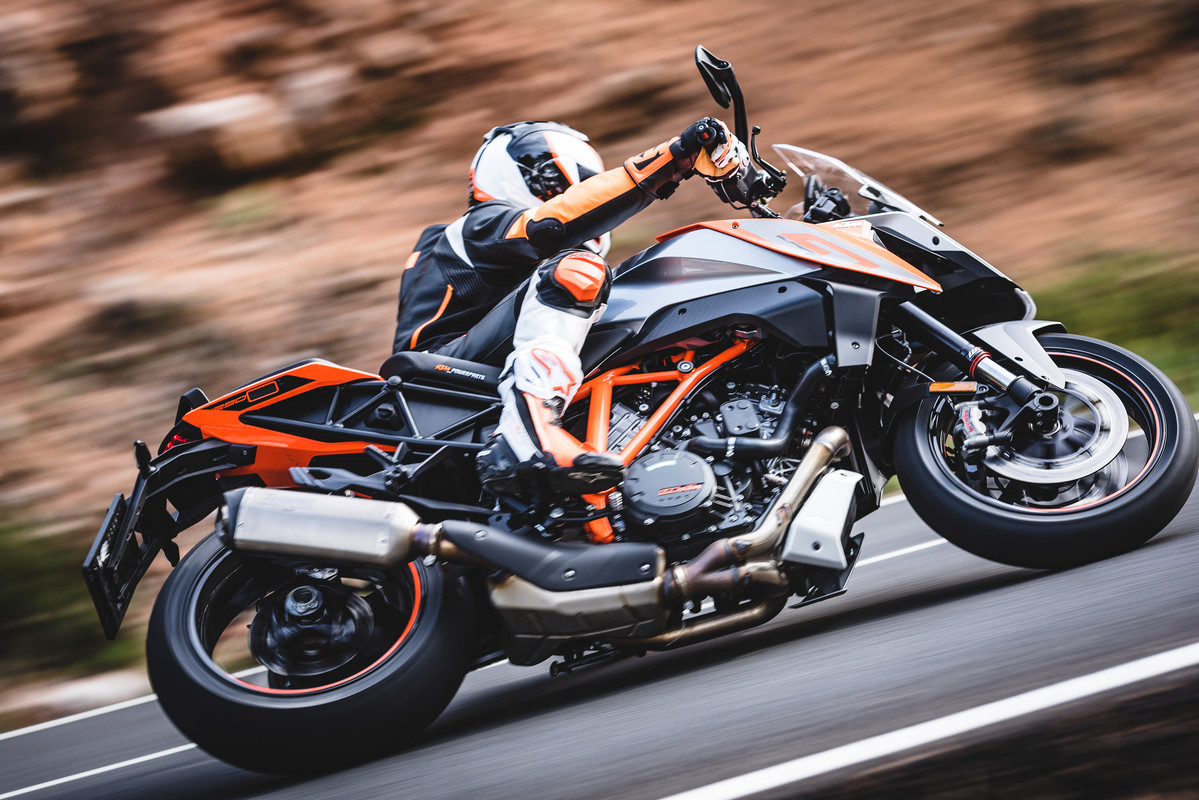 139460_1290 Super Duke GT MY 2016
