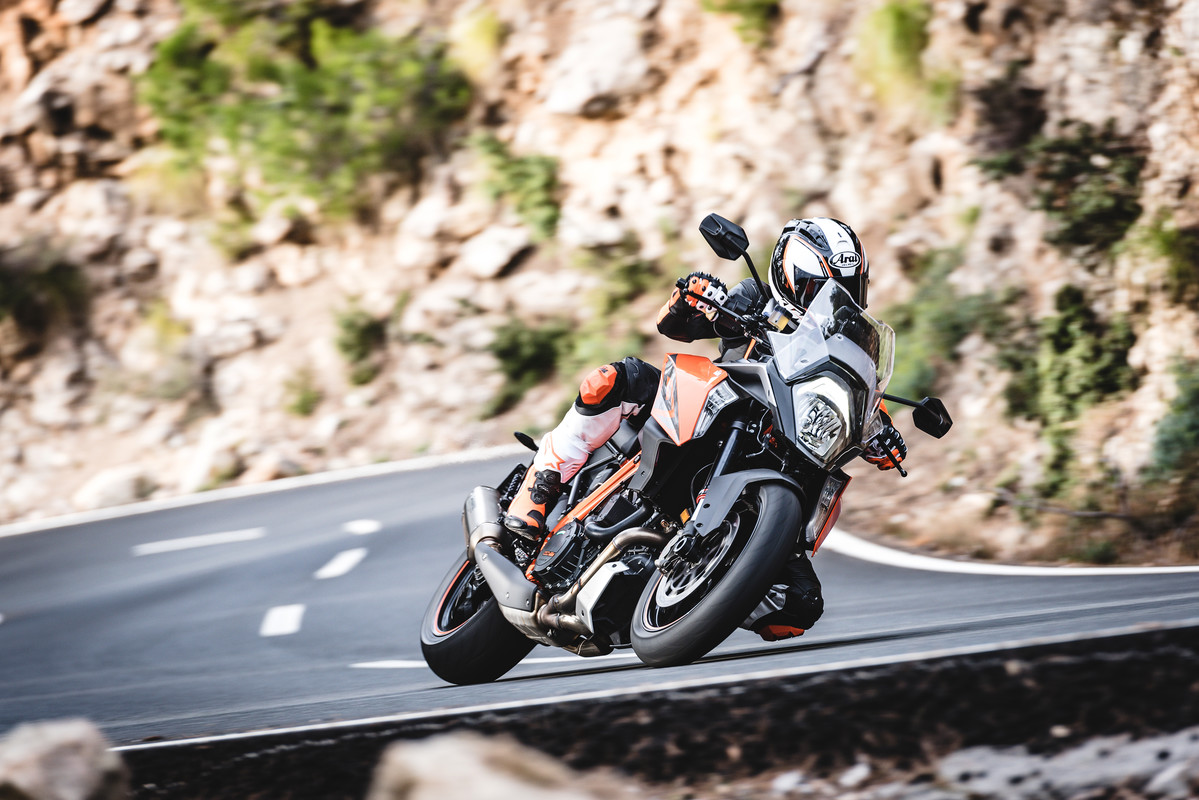 139468_1290 Super Duke GT MY 2016