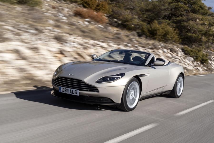 17 Aston_Martin_Volante_V8_DB11_ALG_9223-960×600