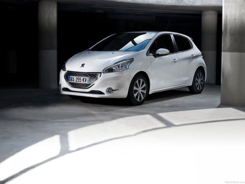 2-Peugeot-208-2013-1280-15