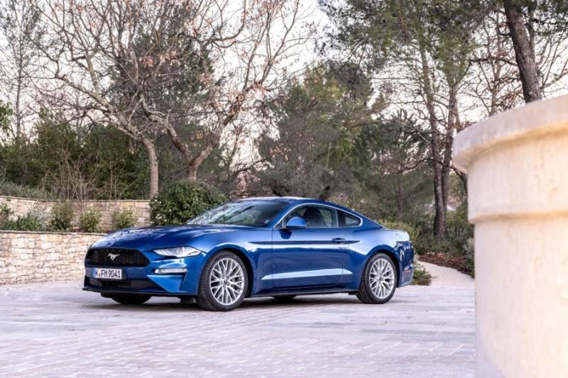 2018FordMustang_Lightning_Blue_002-960×600