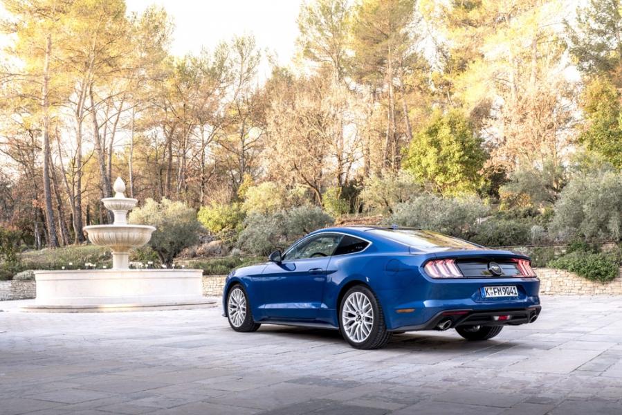 2018FordMustang_Lightning_Blue_003-960×600