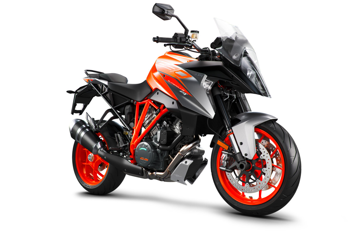 207511_KTM 1290 SUPER DUKE GT right front MY 2018