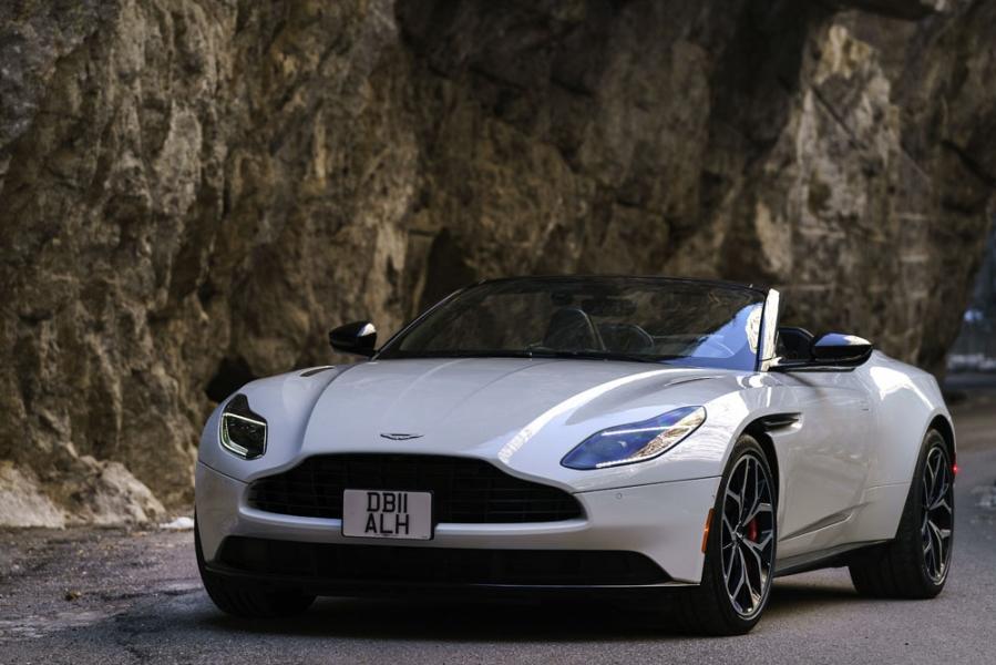 23 Aston_Martin_Volante_V8_DB11_ALH_9444-960×600