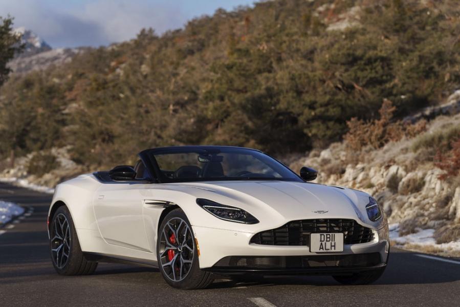 27 Aston_Martin_Volante_V8_DB11_ALH_9540-960×600