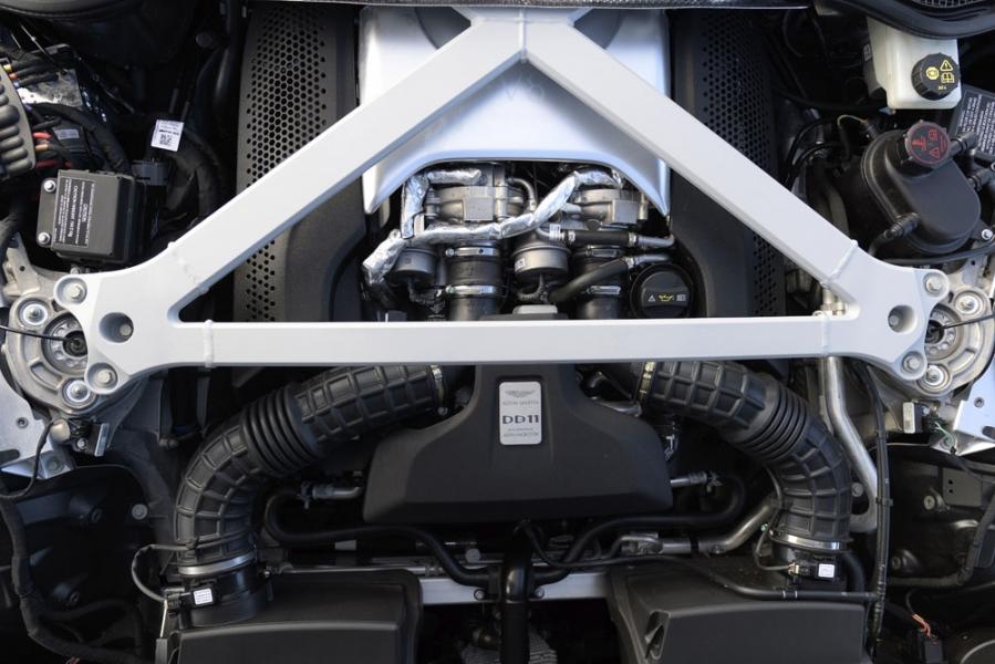35 Aston_Martin_Volante_V8_DB11_ALG_9152-960×600