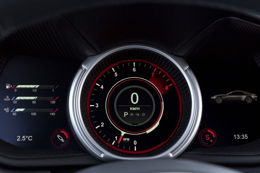36 Aston_Martin_Volante_V8_DB11_ALG_9242-960×600