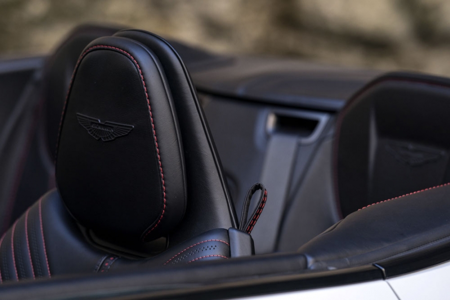 39 Aston_Martin_Volante_V8_DB11_ALH_9439-960×600