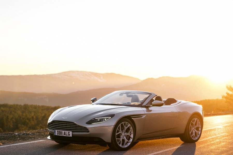 4 Aston_Martin_Volante_V8_DB11_ALG_9106-960×600