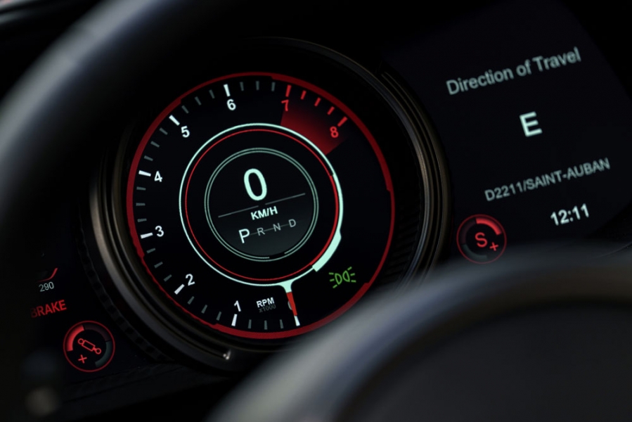 40 Aston_Martin_Volante_V8_DB11_ALH_9470-960×600