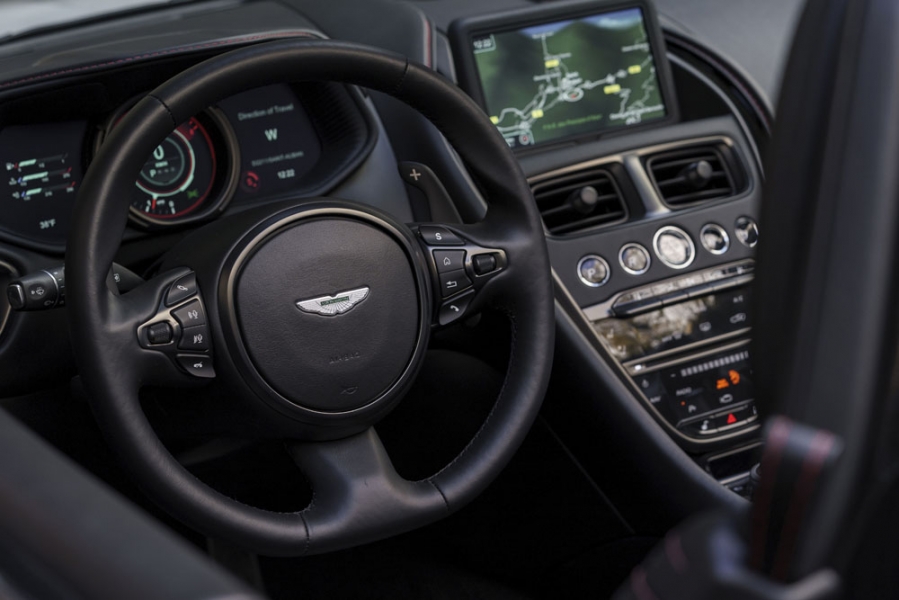44 Aston_Martin_Volante_V8_DB11_ALH_9490-960×600