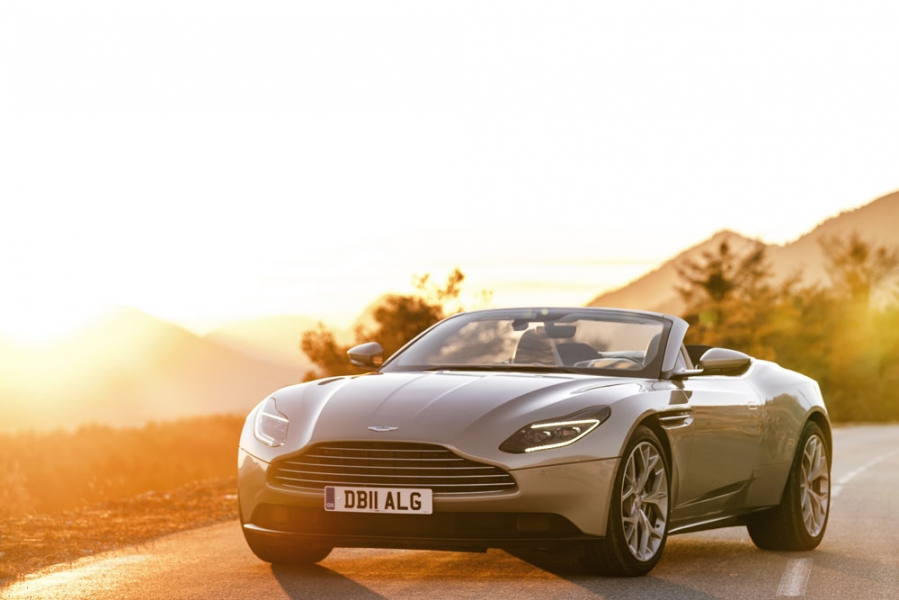 5 Aston_Martin_Volante_V8_DB11_ALG_9111-960×600