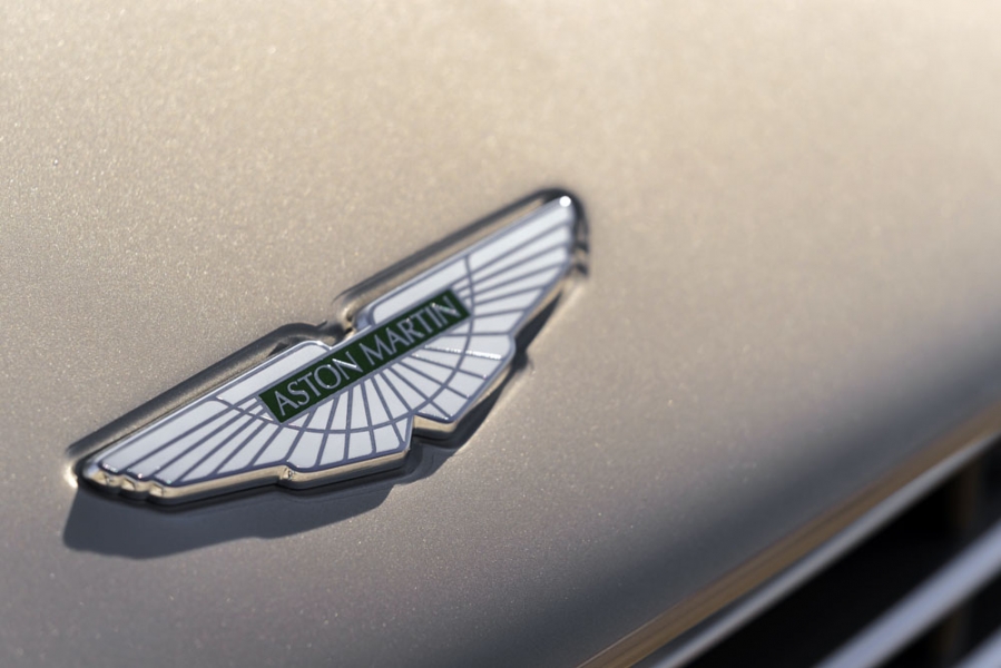 9 Aston_Martin_Volante_V8_DB11_ALG_9156-960×600