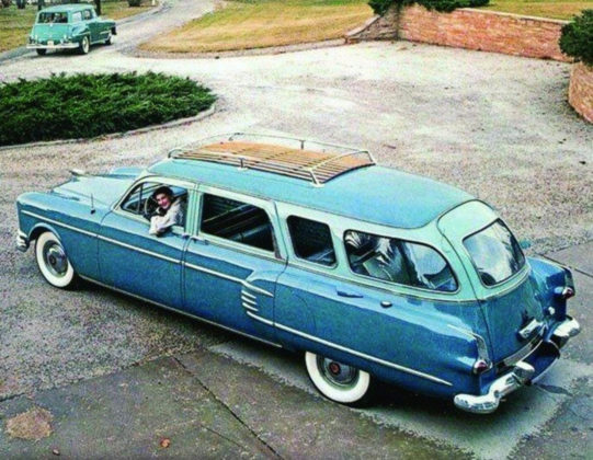 9 Henney_Packard_1956-541×420