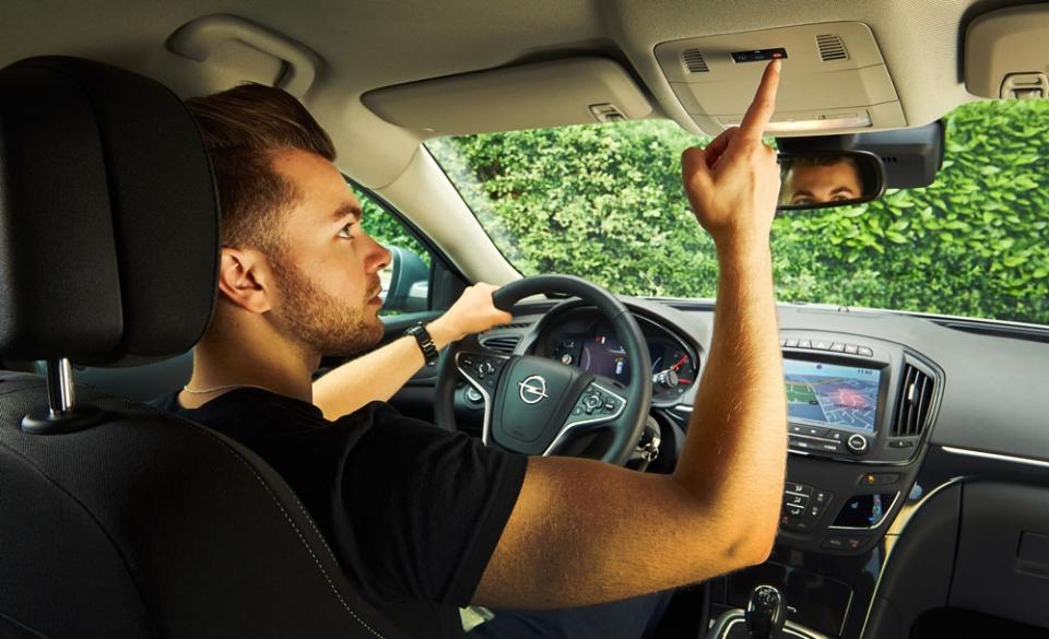 96738vau_Vauxhall-OnStar-2-960×600