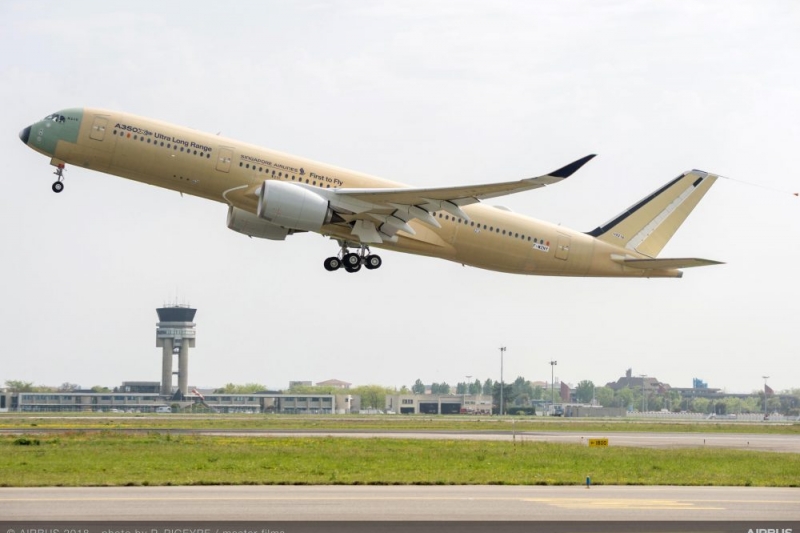 A350-900-ULR-Singapore-Airlines-take-off