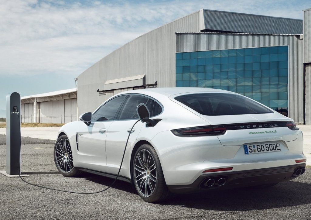 Panamera-Turbo-S-E-Hybrid-5-1-1024×724