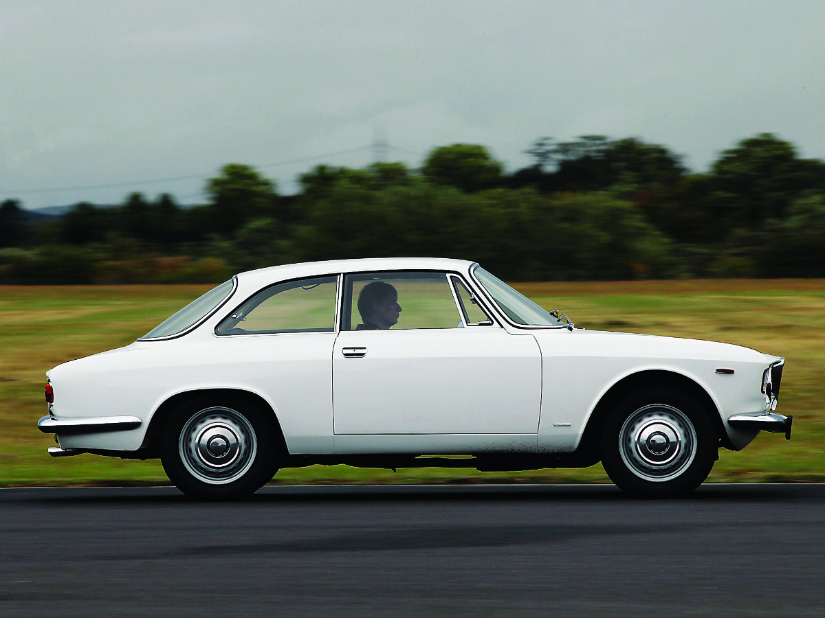 001_alfa_romeo_giulia_sprint_gt_1963