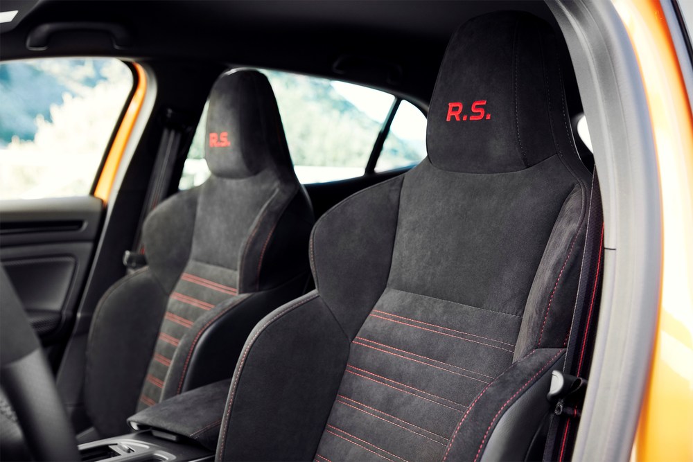 21202784_2018_New_Renault_MEGANE_R_S_Sport_chassis