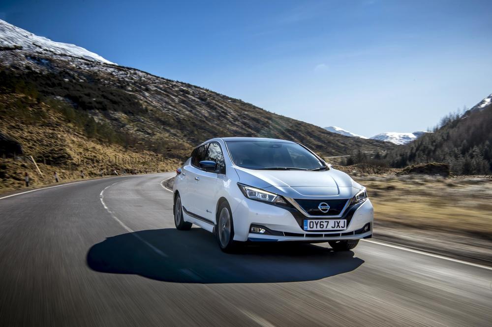 8-3º-Nissan-Leaf-