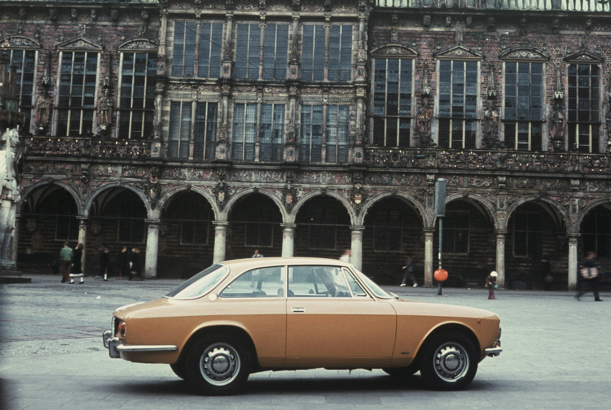 ARHA0312_Giulia CoupÃ© 1300 GT Junior 1969-1973