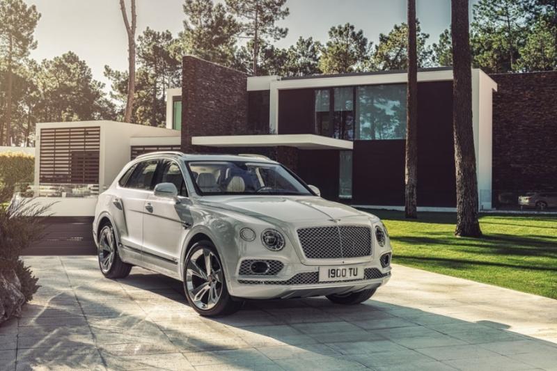 Bentley-Bentayga-Hybrid-05-960×600