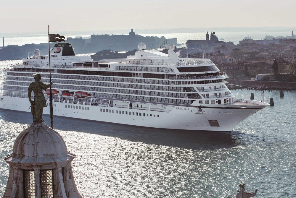 CC_STAR_Venice_Port_CloseUp_Vertical_SKY
