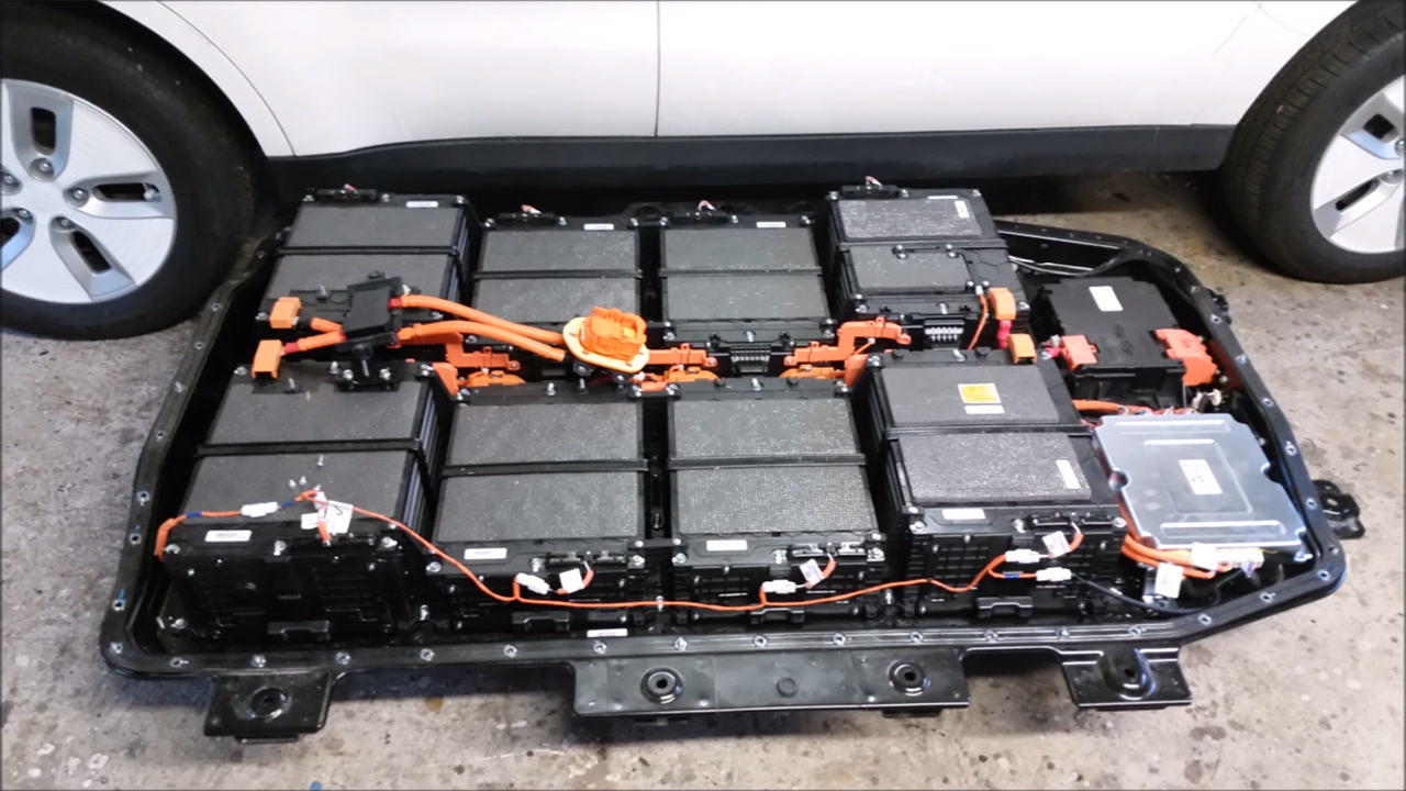 EPower-Racing-Cobra-with-a-Tesla-electric-motor-07