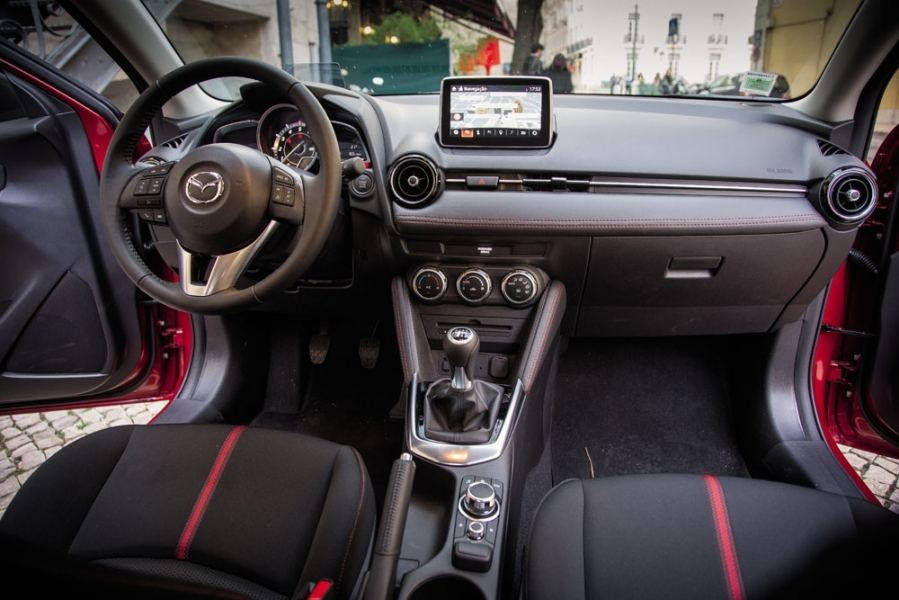 MAZDA2-311-960×600