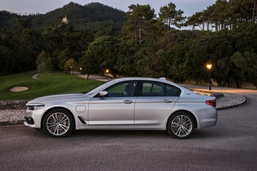 P90244225_lowRes_bmw-530e-iperformanc-960×600